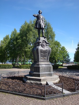 Петрозаводск. Памятник Петру I