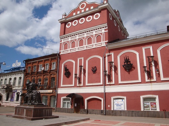 Вышний Волочек. Памятник Екатерине II